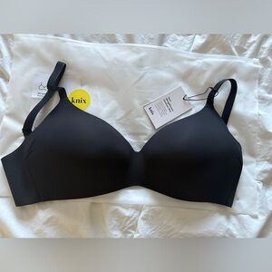 Knix WingWoman Black Seamless Bra Size 5